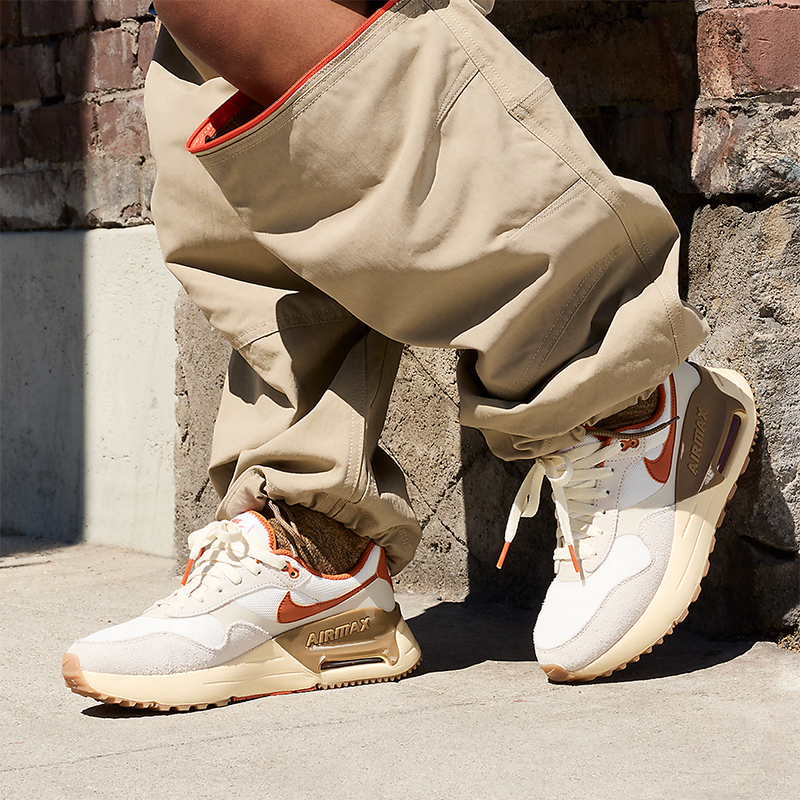 Nike/耐克正品Air Max SYSTM女士运动低帮气垫跑步鞋FQ8106-133