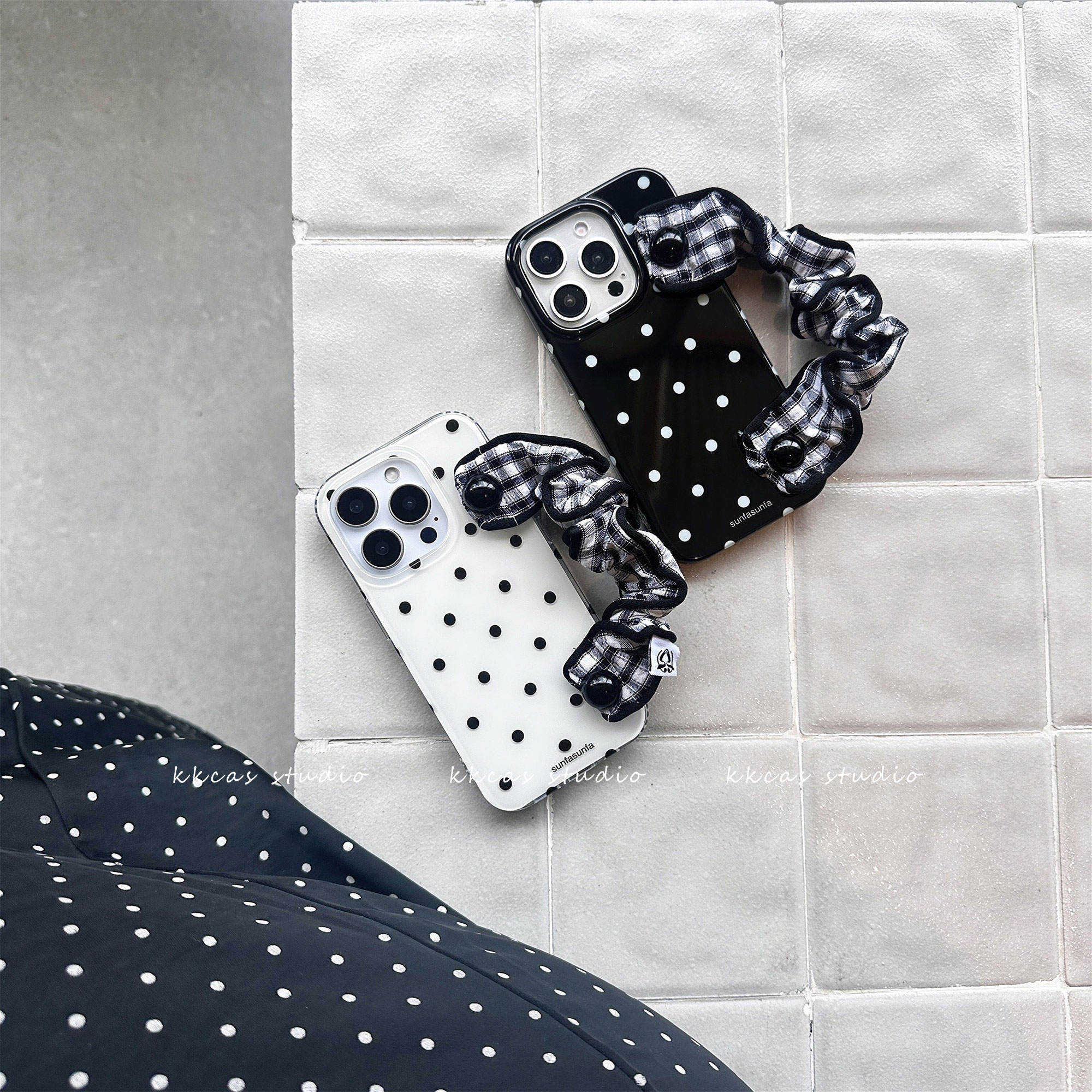 格纹手提腕带波点手机壳苹果17p