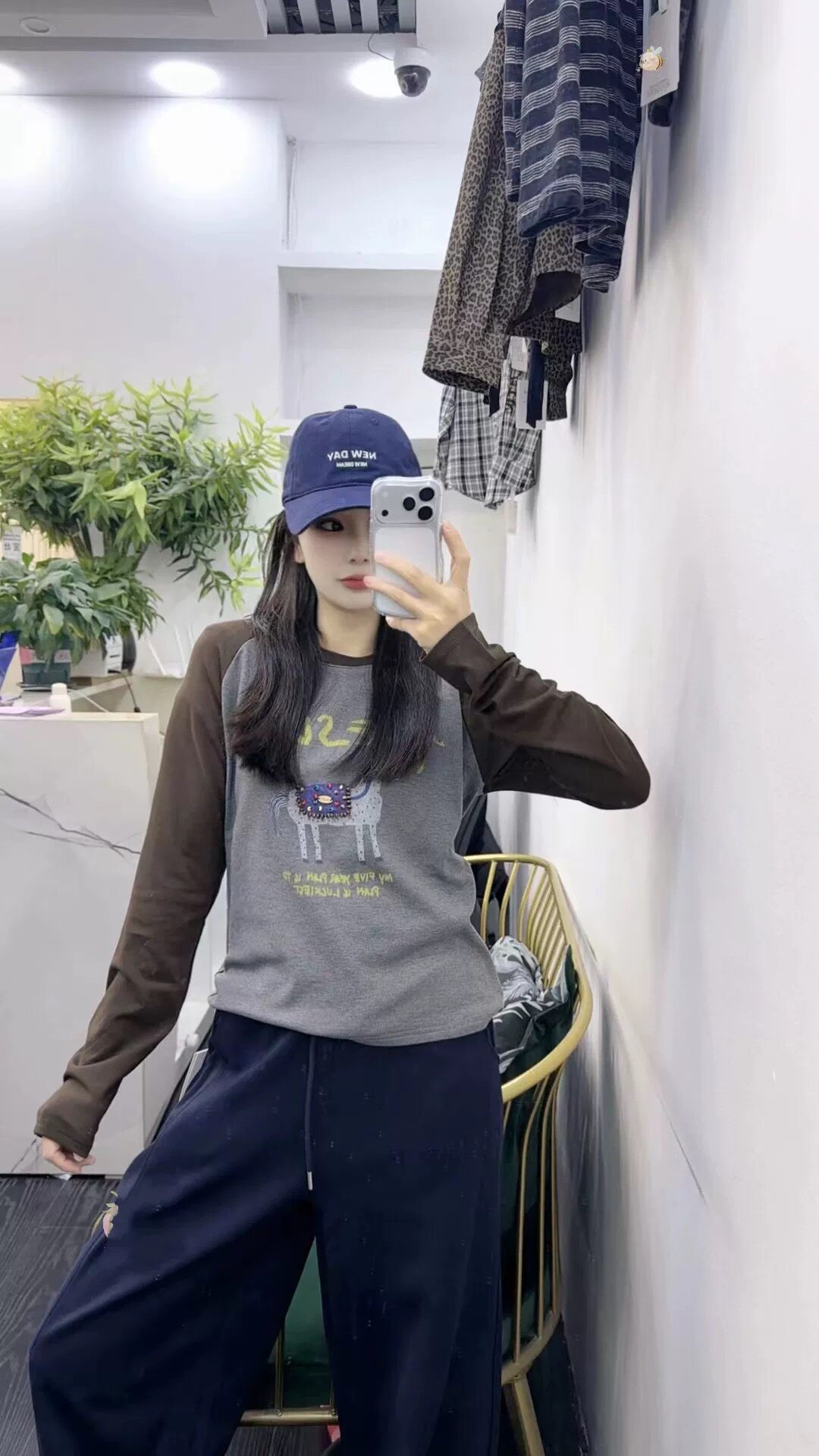 LL冬季新款时尚百搭圆领修身长袖T恤女潮打底衫女ins纯色简约
