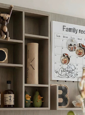 现代样板间儿童房卧室书桌书柜音响小猴子挂机装饰品软装组合摆件