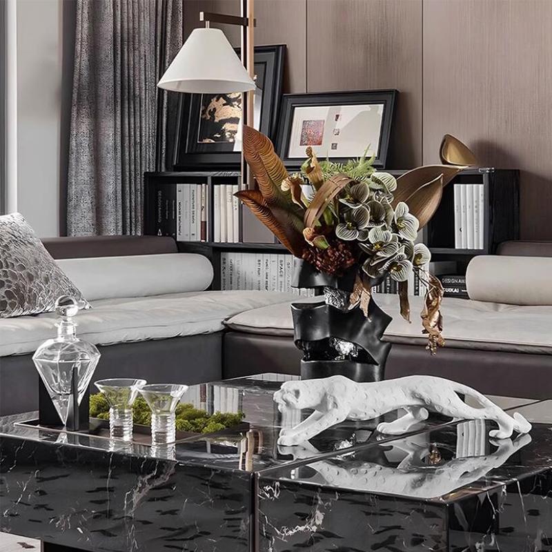 轻奢别墅设计展厅酒具样板