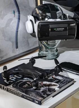 现代样板间儿童房科技感潮流玩办无人机游戏机装饰品模型组合陈列