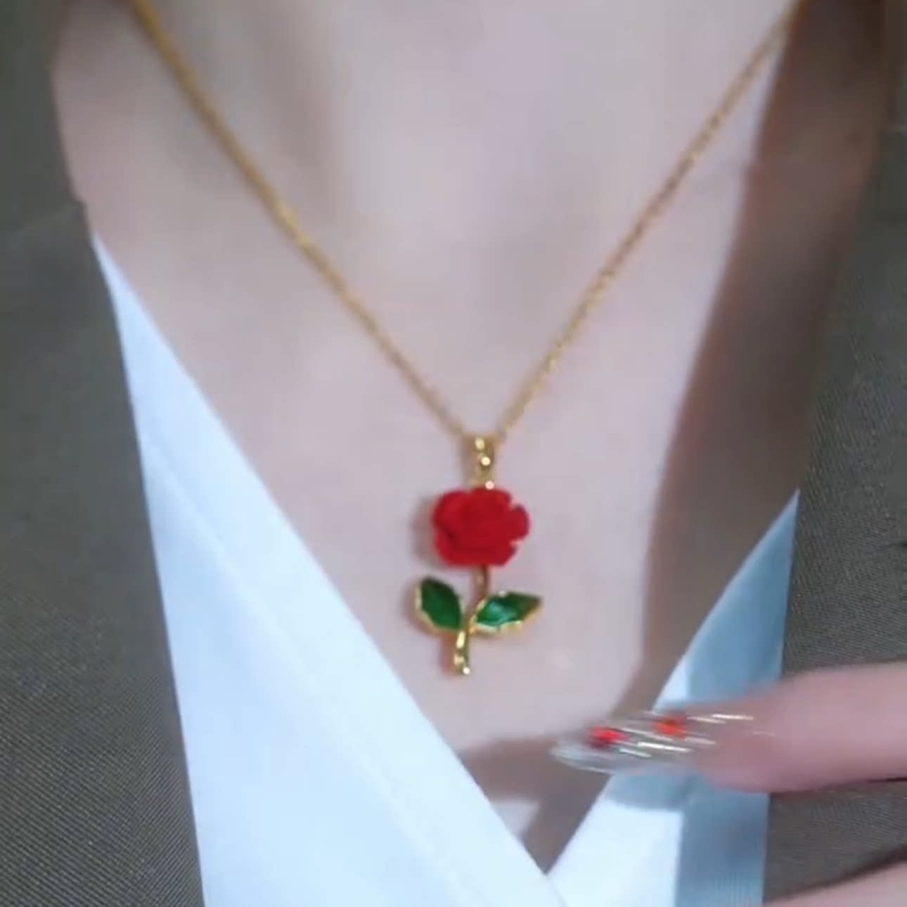 高级感红色玫瑰花项链女网红爆款轻奢气质百搭小众设计感精美项链
