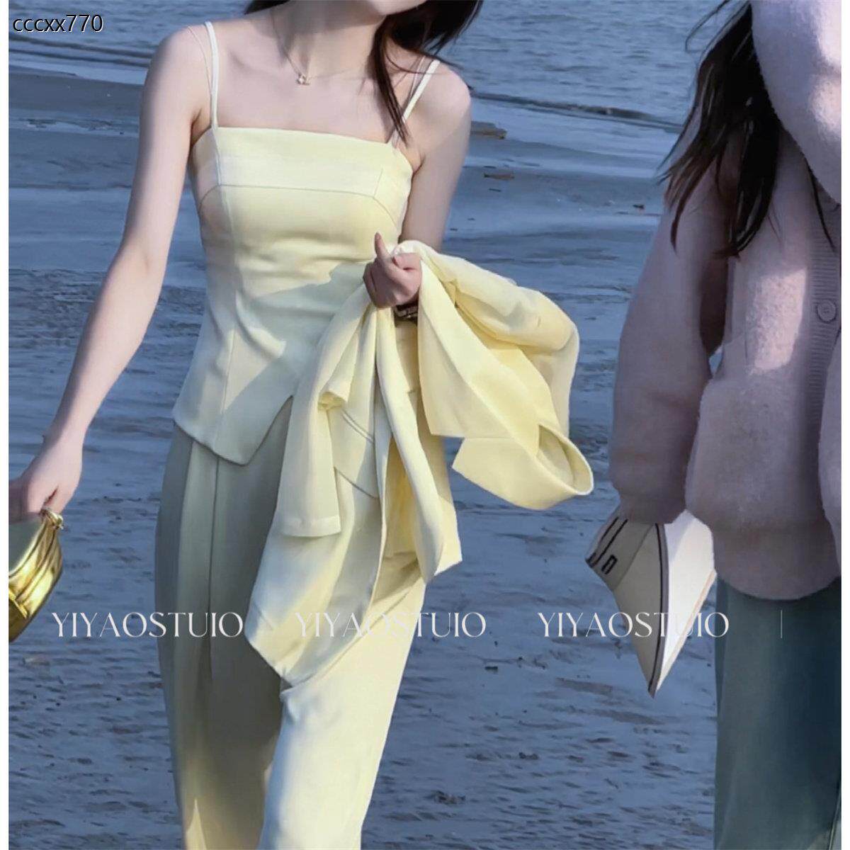 高级时尚百搭外穿内搭吊带上衣女2025夏季新款显瘦修身肩带胸垫