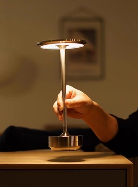 日本知名设计师酒吧桌子灯充电款户外台灯氛围灯餐厅创意小夜灯