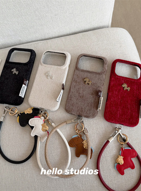 hello studios简约新年绒布小马挂绳手机壳适用苹果17promax新款iPhone16PRo/14pro壳15/17pro