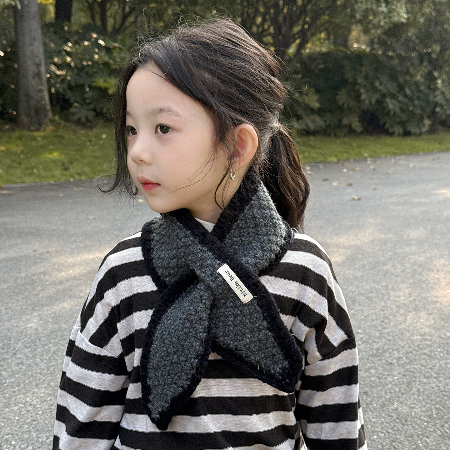 儿童交叉围巾冬季2025新款韩版保暖护颈女孩女童围脖宝宝防风男孩