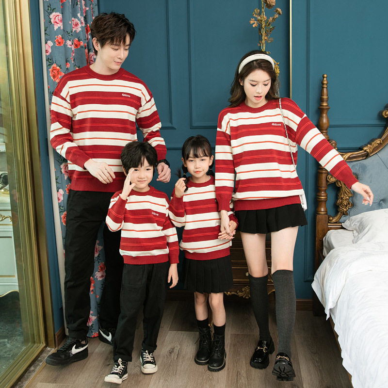 一家三口四口亲子装秋冬亲子装加厚条纹红色毛衣针织衫母子母女装