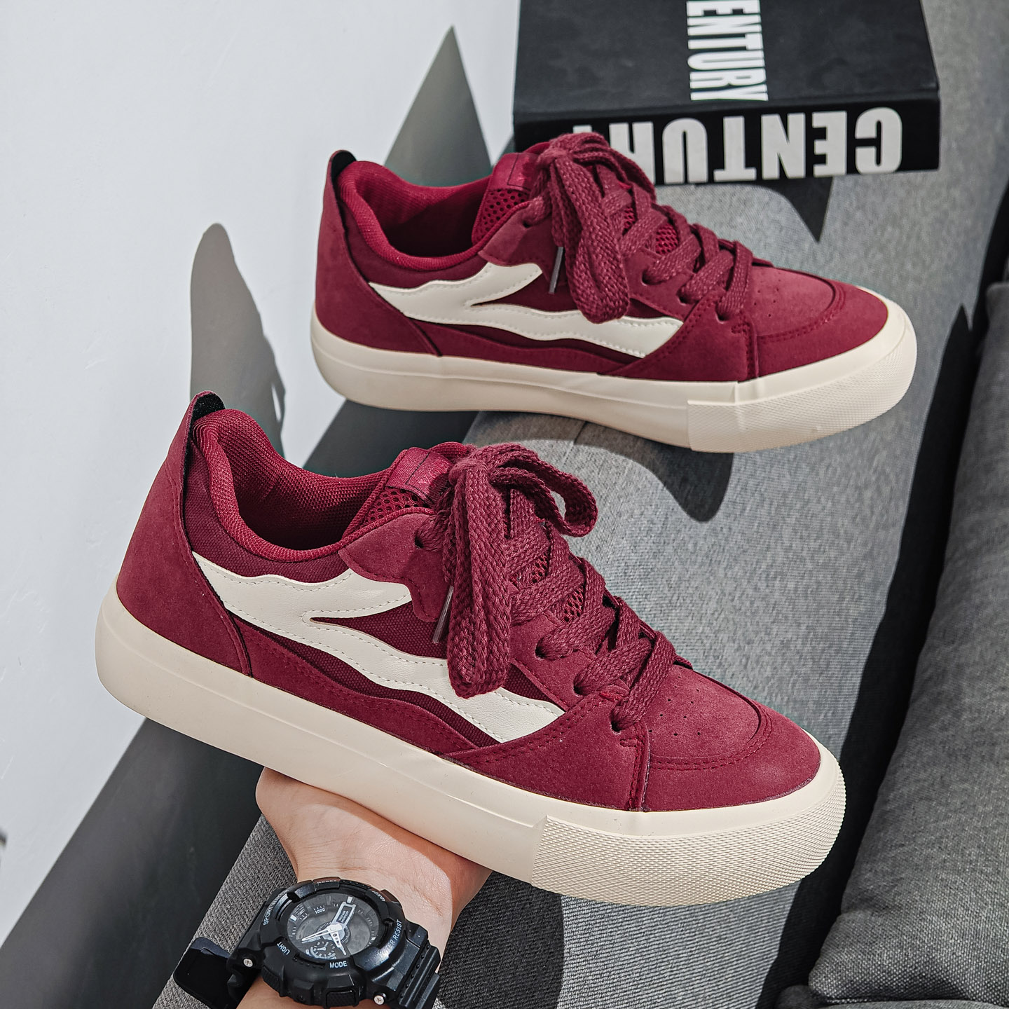 酒红色帆布鞋男2025秋冬季新款学生复古百搭运动休闲滑板鞋男潮鞋