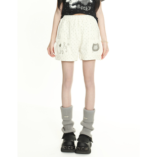 小杭还没吃饱原创甜美刺绣卡通波点短裤 女宽松百搭减龄休闲五分裤