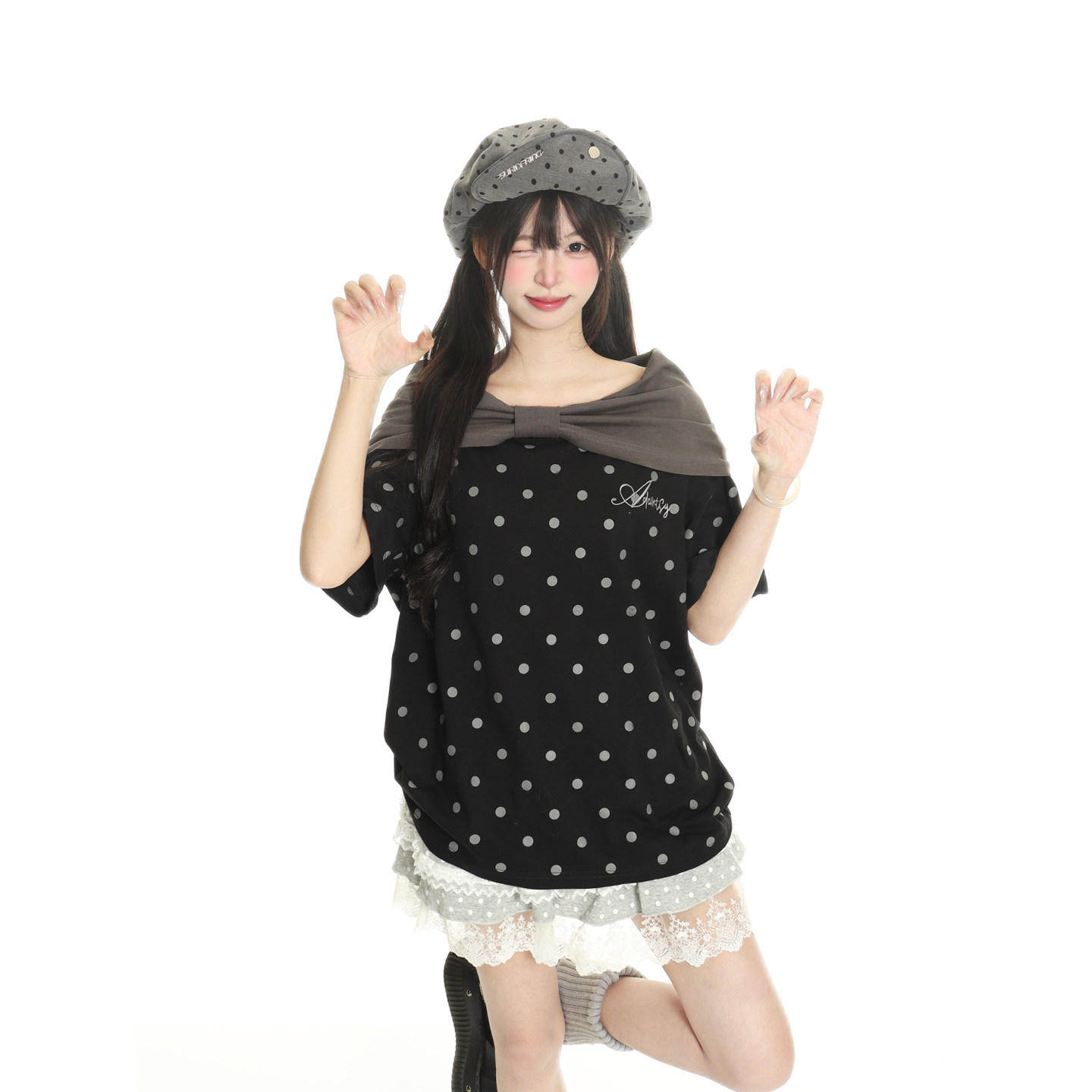 小杭还没吃饱原创学院风可爱波点蝴蝶结短袖T恤女一字肩宽松上衣