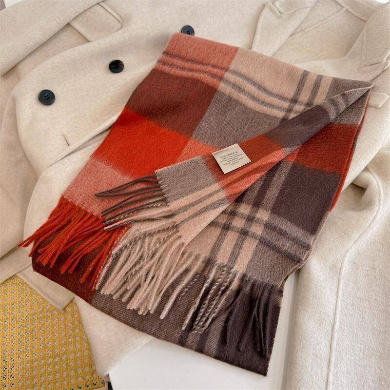 100%羊毛围巾女款2024新款春秋季百搭韩版高级感披肩保暖格子围脖