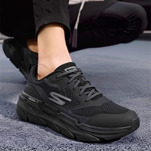 斯凯奇黑武士休闲跑步鞋