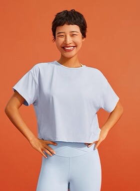 斯凯奇Freedom自在系列圆领短袖T恤透气舒适户外运动休闲宽松女装