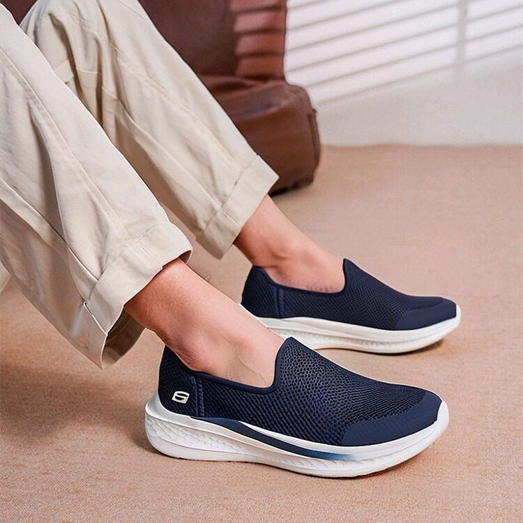 Skechers斯凯奇春季男鞋网状透气舒适一脚蹬休闲鞋轻质缓震健步鞋