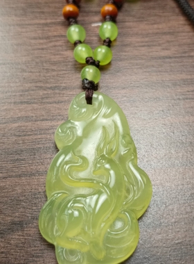 天然岫玉九尾狐吊坠挂件一物一图