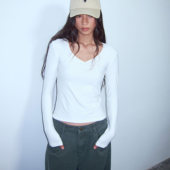 DoOr Leah 2色弹力V领打底衫 双层长袖 胸口褶皱 美式 高弹内搭