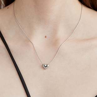 LARAINE YIN简约百搭迷你爱心项链女不易褪色钛钢锁骨链小众甜酷