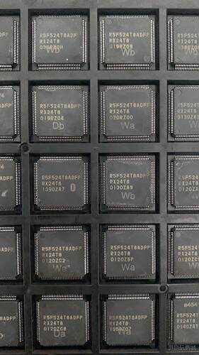 美的芯片  R5F524T8ADFP  10个包邮议价商品