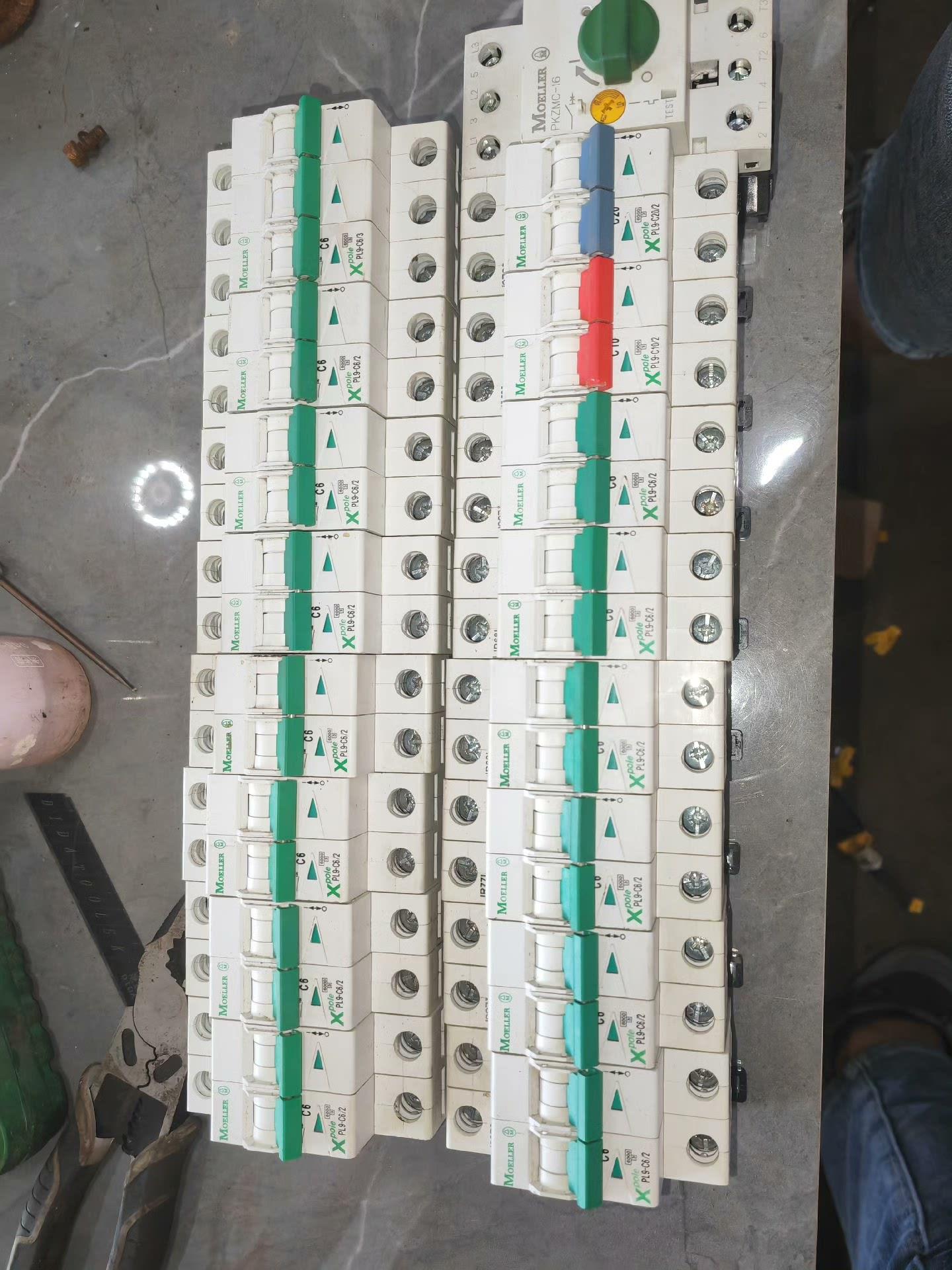 金钟穆勒断路器 PL9-C6/2  13个洁川议价