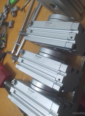 maxair旋转气缸四个，型号15A-ASQB10R，有需要议价商品