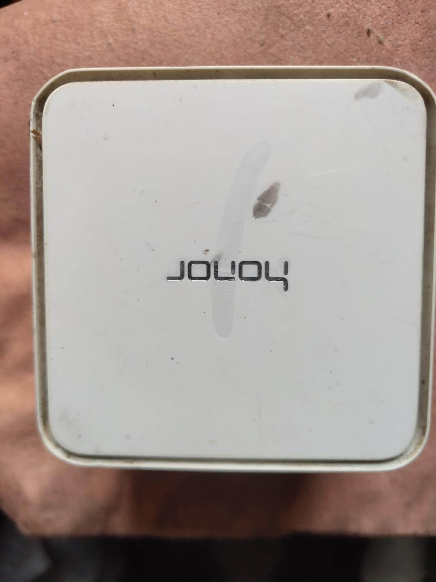 荣耀路由器，型号：WS831边缘路由器。成色如图，需要的洁川议价