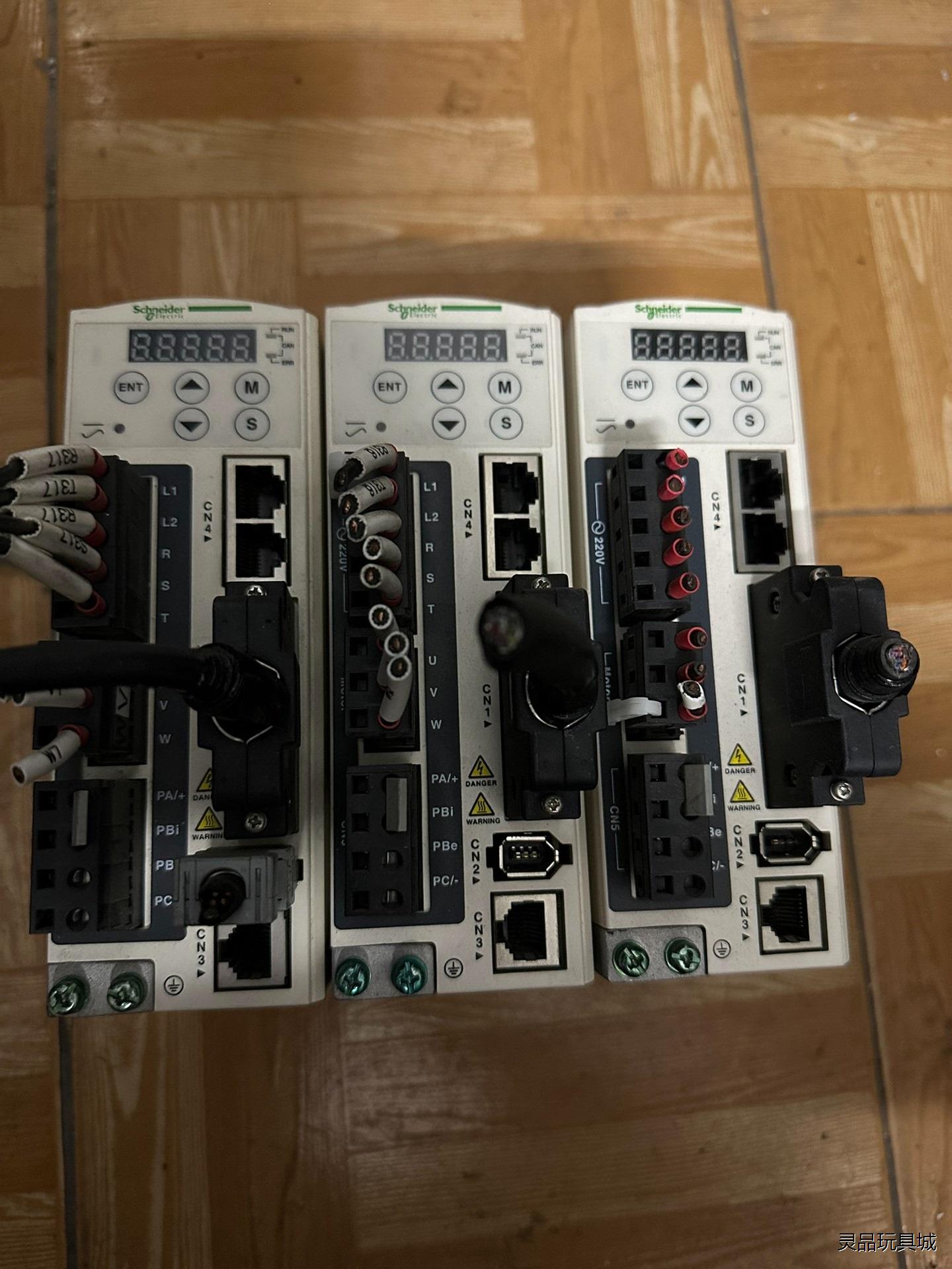 施耐德伺服驱动器400W 实图 LXM23AU04M3X 功议价商品