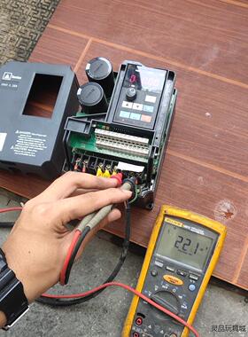 众辰变频器2.2kw，H3200A02D2K，实物拍摄成色如议价商品