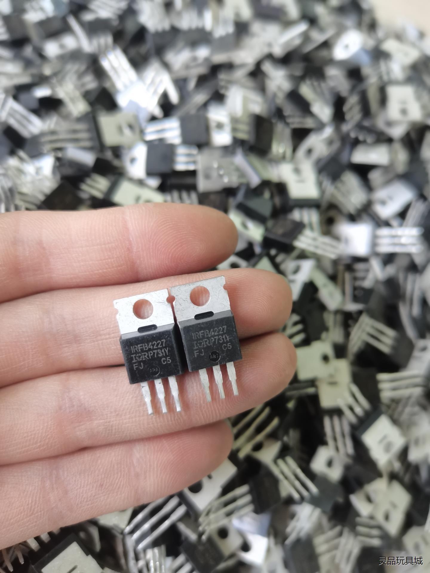 IRFB4227 进口拆机 65A200V N通道 大功率M议价商品