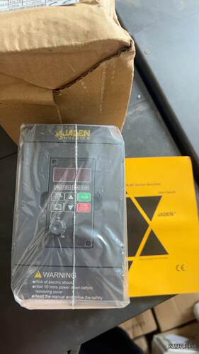 东菱0.75KW变频器低压230V，DLM1-0D75S2G议价商品