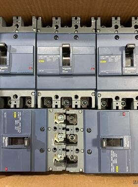 施耐德EZD3P125A空气开关 原装拆机正品 成色如图 共议价商品