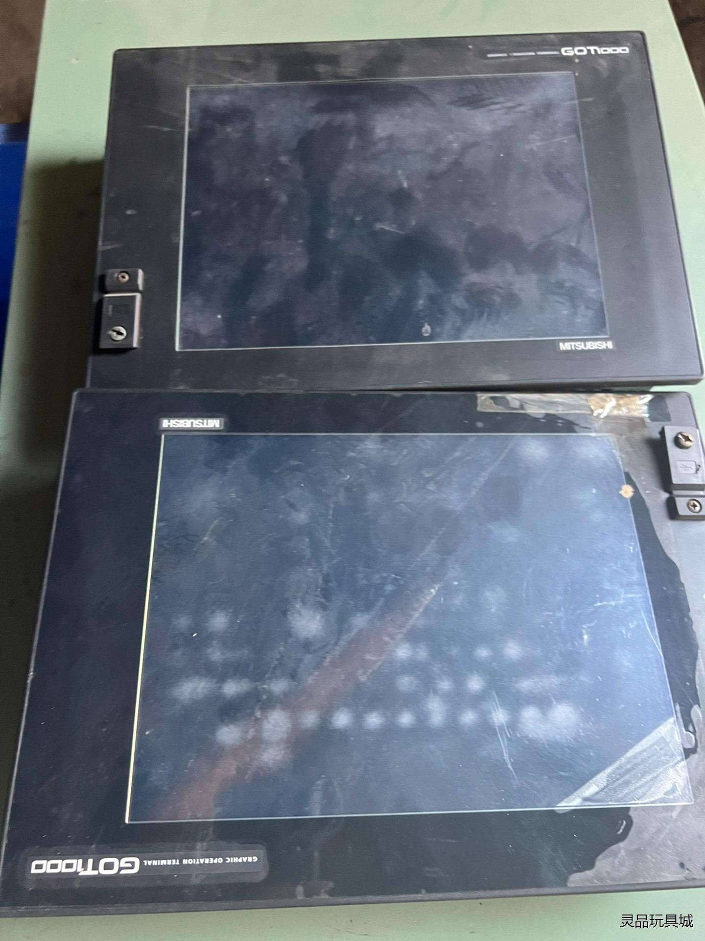 三菱触摸屏GT1575-STBD+GT15-QBUS  原装议价商品
