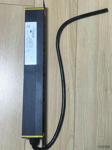 TOP突破8口PDU，250V 32A，型号04N01NS-议价商品