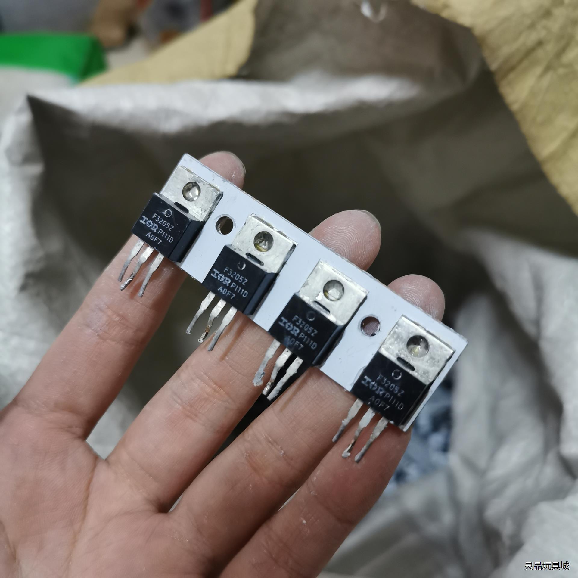 原装拆机 F3205Z 4管子带散热片 IRF3205 四只议价商品 - 实物图