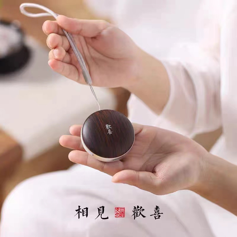 新款小型便携挂脖式音乐播放器可插卡迷你版小巧音乐阿播放机充电
