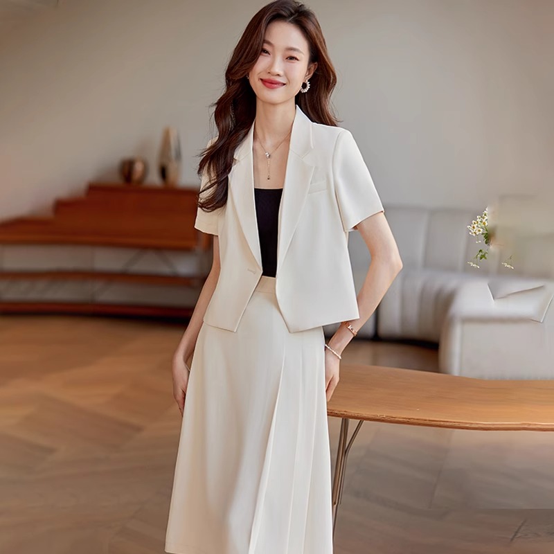 白色短袖西裝套裝女2025夏季新款薄款氣質(zhì)職業(yè)小個(gè)子西服外套短款