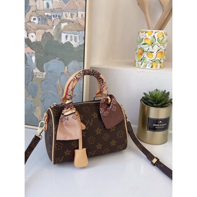 2026新款真皮女包香港潮牌老花老花枕头包波士顿包手提单肩斜挎迷