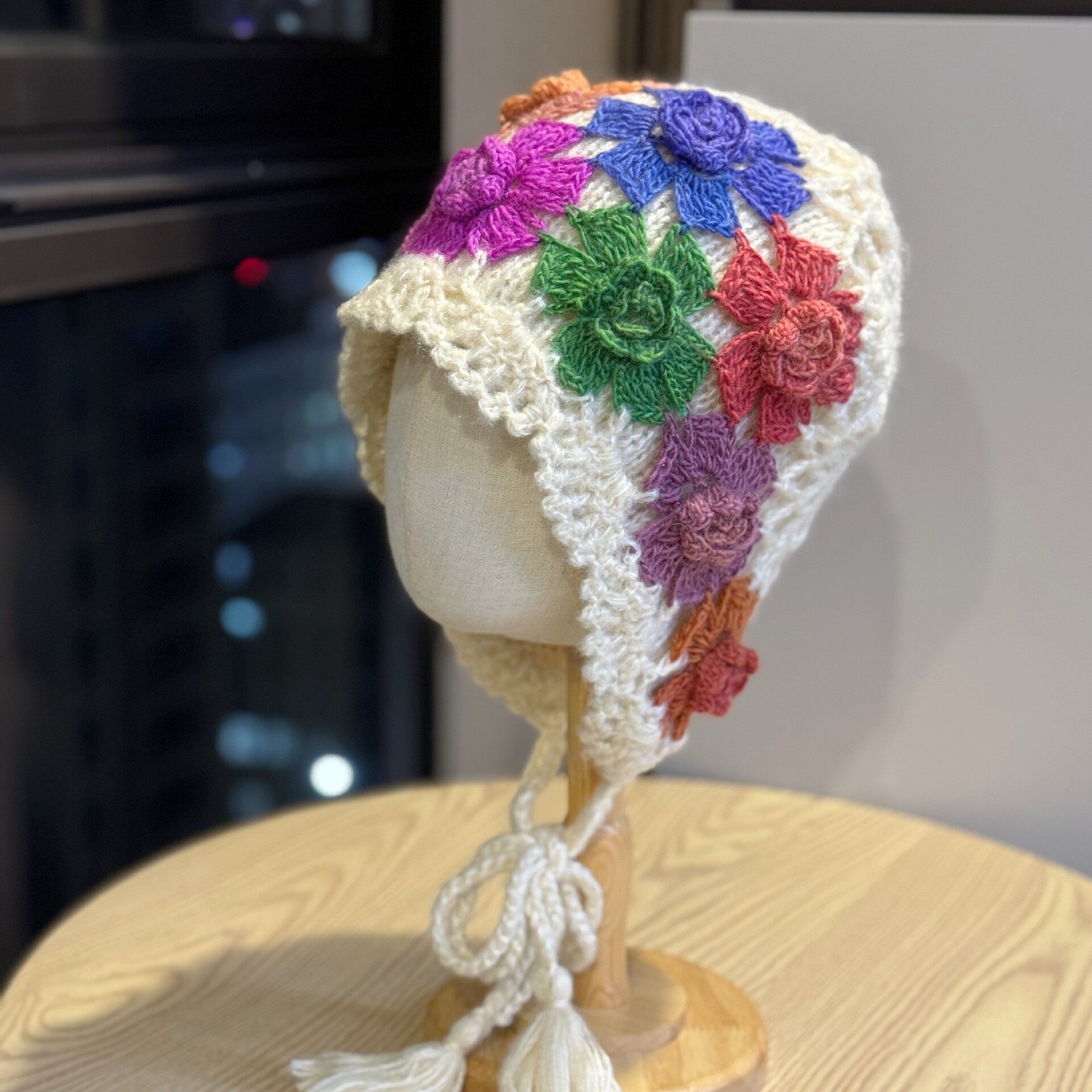 新款秋冬彩色手工钩花文艺针织帽女民族风甜美百搭双层棉线包头帽