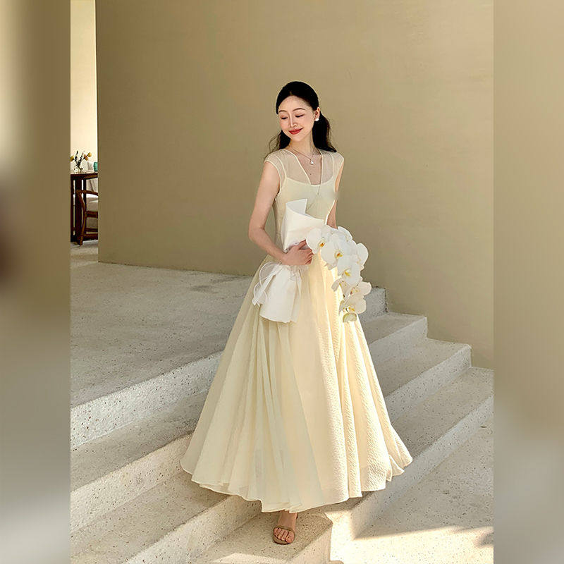 白色连衣裙女夏季长款法式复古气质收腰显瘦无袖订婚生日晚礼服裙