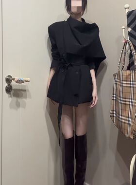 短款黑武士 黑色廓形围巾短款风衣女秋冬设计感修身显瘦披肩外套