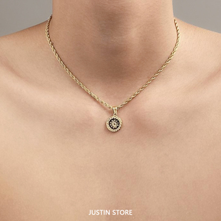 金色圆形古钱币镶嵌项链情侣款小众高级感防水防汗不掉色钛钢男链