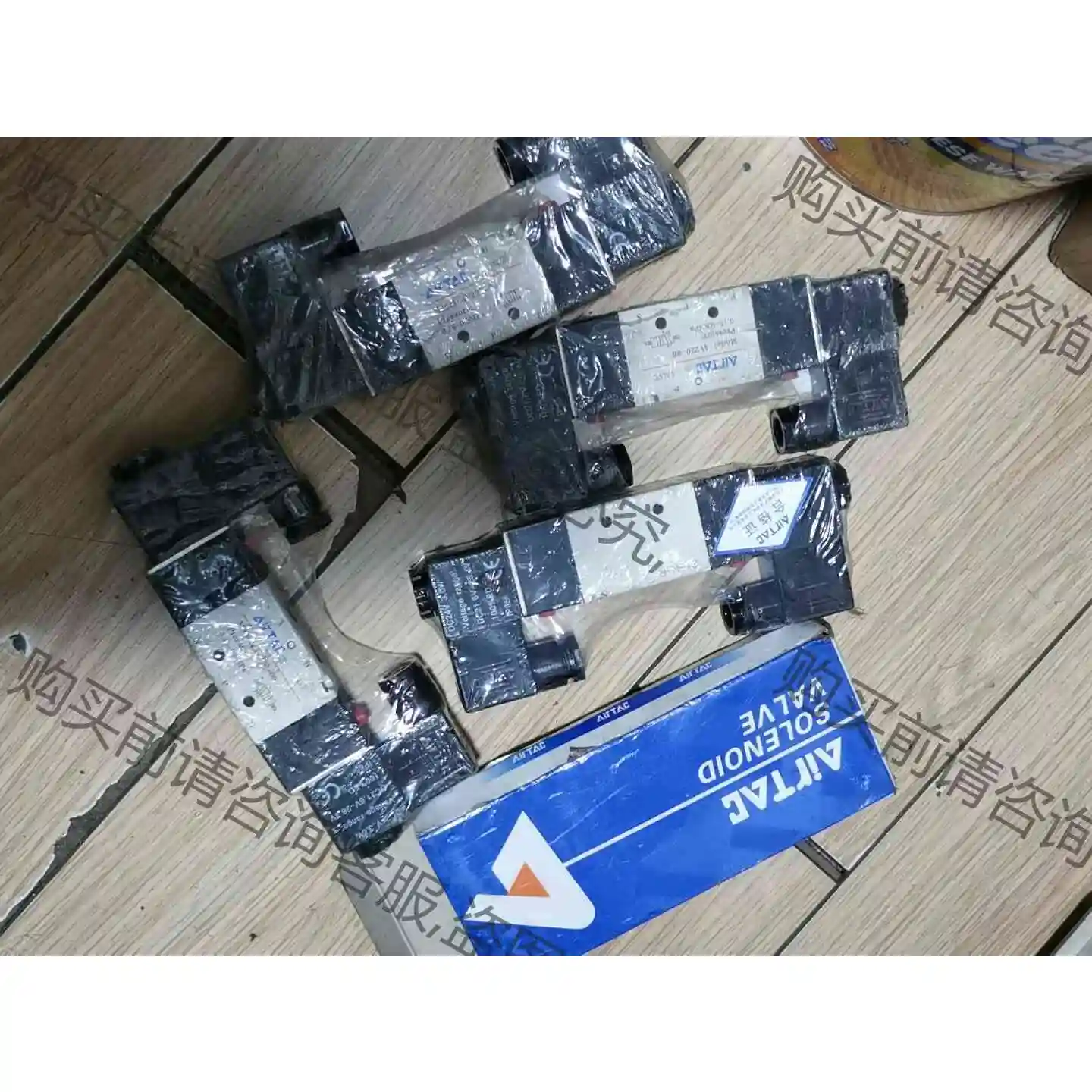 亚德客 电磁阀4V220-06 库存全新的包装破损，有5个， 议价产品