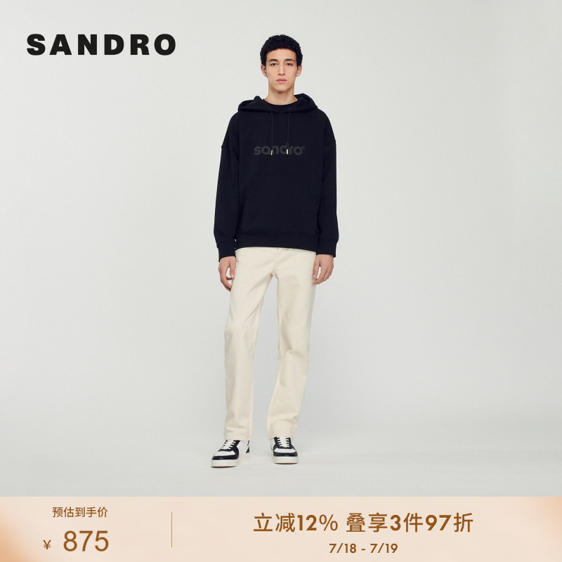 正面徽标点缀 抽绳连帽设计 宽松休闲版型