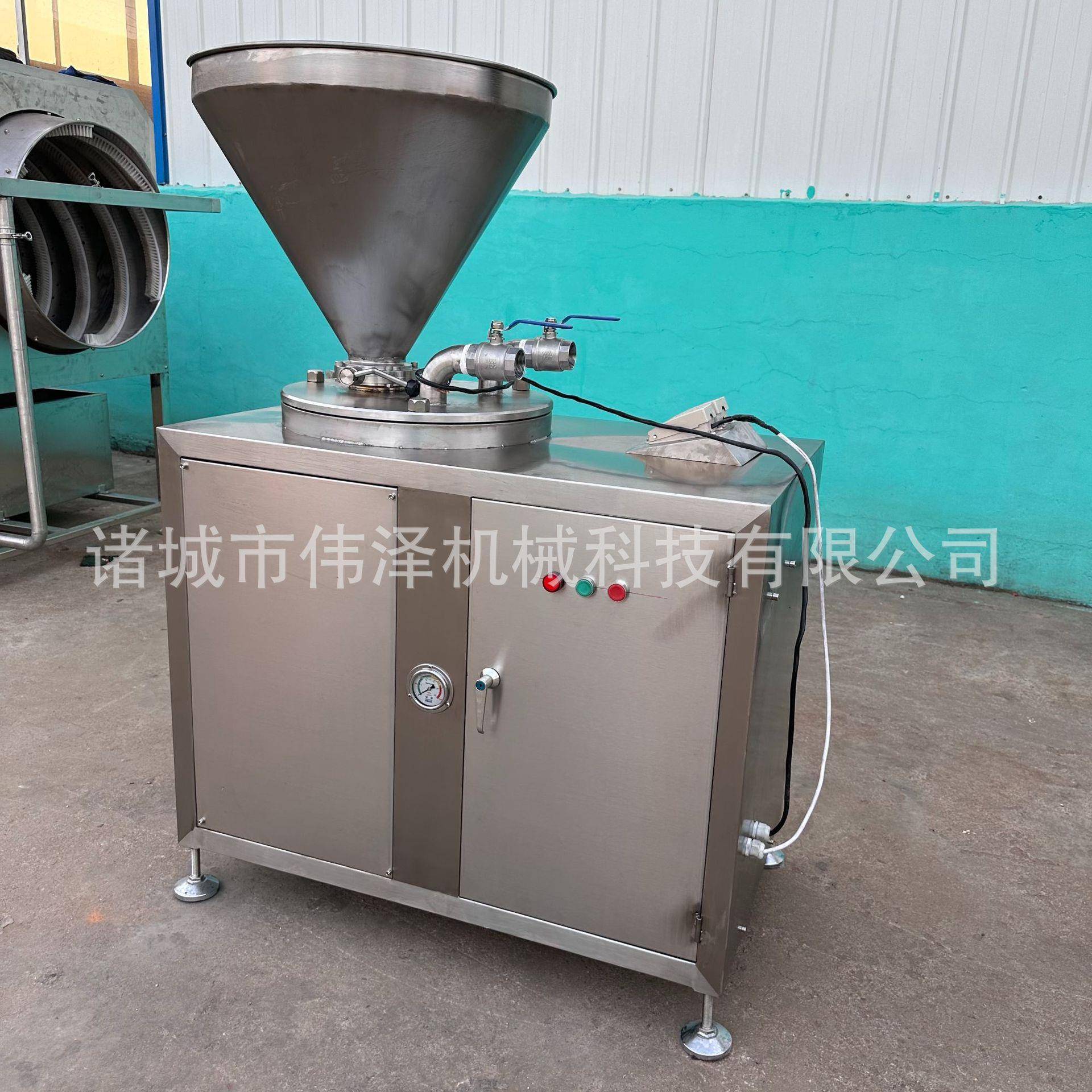 不锈钢香肠火腿肠加工全套设备 双管液压灌肠机 哈红肠灌制机厂家
