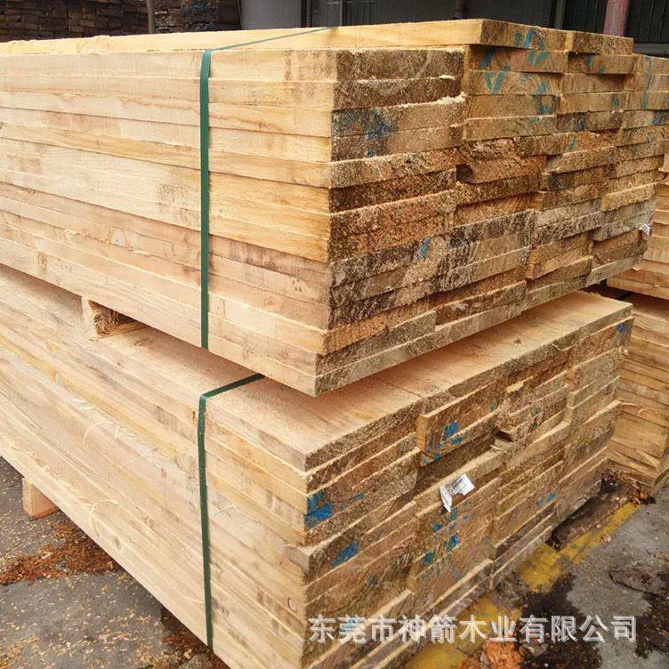 建筑木方4米工地常用规格4x6白松方木5x7辐射松木方4x9铁杉木方