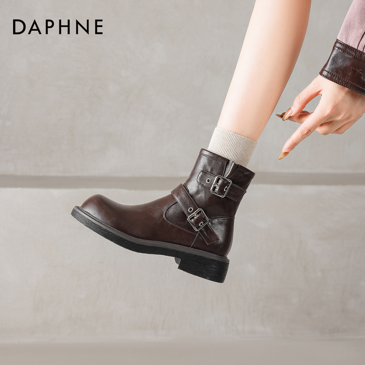 达芙妮美拉德棕色小短靴2025新款女款巨好看早秋冬马丁女靴子皮靴,女鞋,时装靴,淘宝优惠券,粉丝福利购,淘宝优惠卷