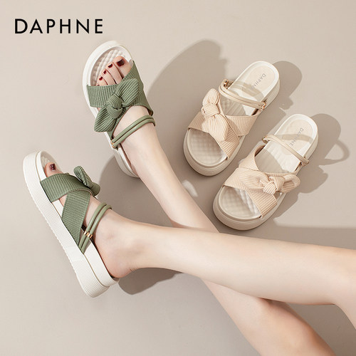 达芙妮两穿休闲凉鞋女配裙子凉拖
