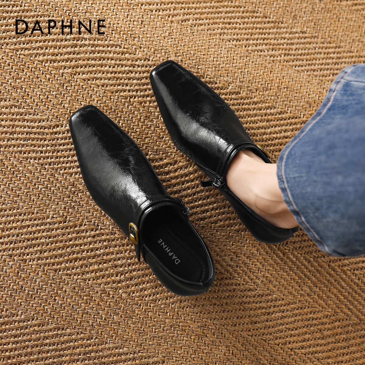 达芙妮平底黑色单鞋女2026新款春季粗跟通勤法式女鞋深口方头皮鞋,女鞋,深口单鞋,淘宝优惠券,粉丝福利购,淘宝优惠卷