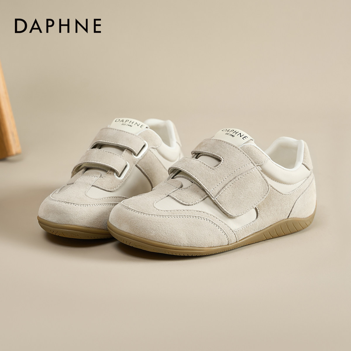 达芙妮德训鞋女2025新款春季百搭小白鞋魔术贴爆款休闲平底运动鞋,女鞋,德训鞋,淘宝优惠券,粉丝福利购,淘宝优惠卷