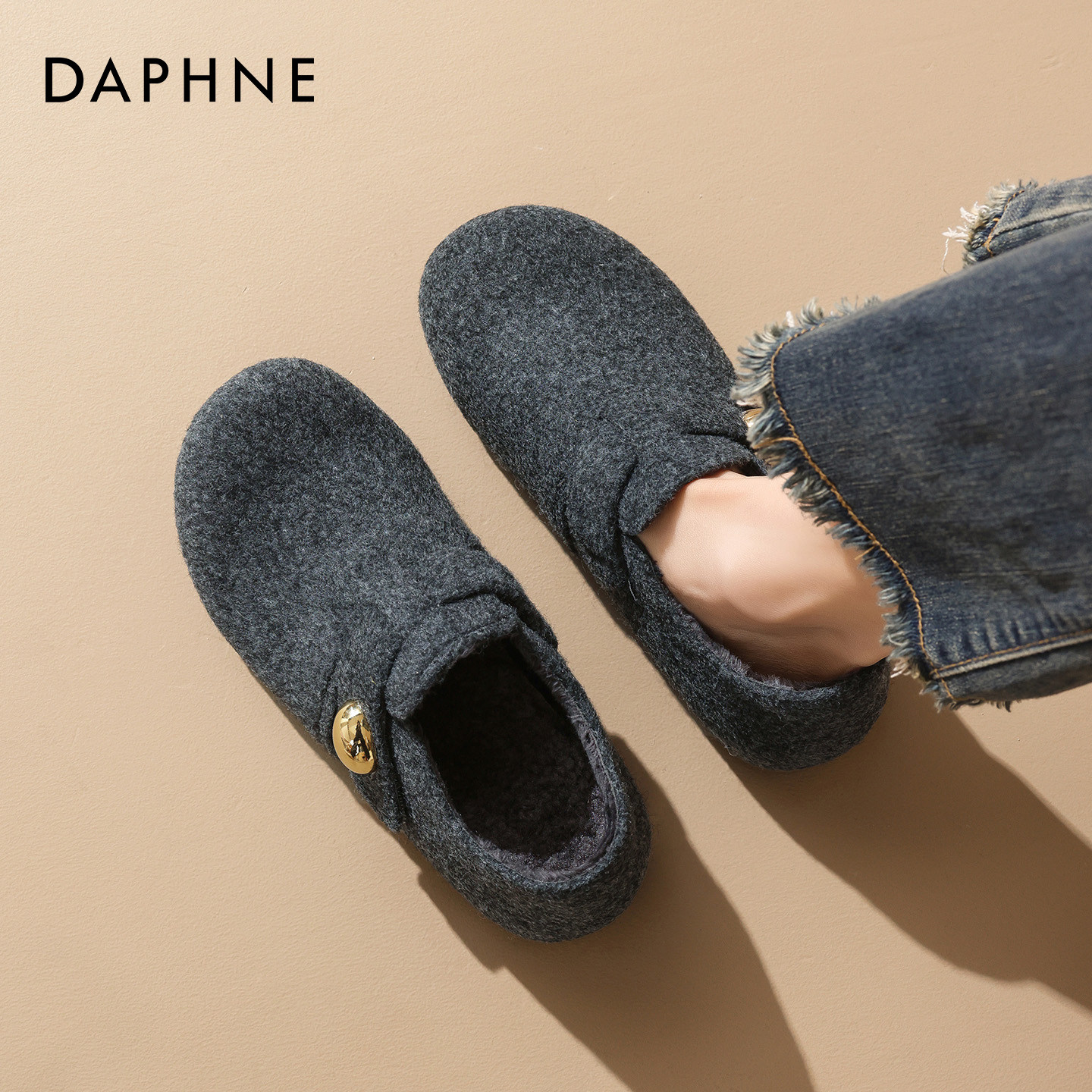 达芙妮灰色加绒勃肯鞋女2025新款冬季内增高毛呢全包保暖雪地棉鞋